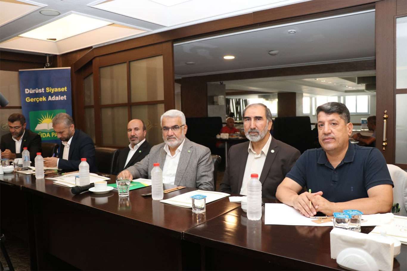 HÜDA PAR Genel Başkanı Yapıcıoğlu: 25 yıl evli kalan kadınlara emeklilik hakkı tanınmalı HÜDA PAR Genel Başkanı Yapıcıoğlu: 25 yıl evli kalan kadınlara emeklilik hakkı tanınmalı